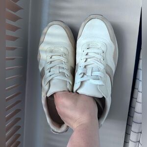 Time and Tru Women’s Chunky Jogger Sneakers – Size 9.5 Medium